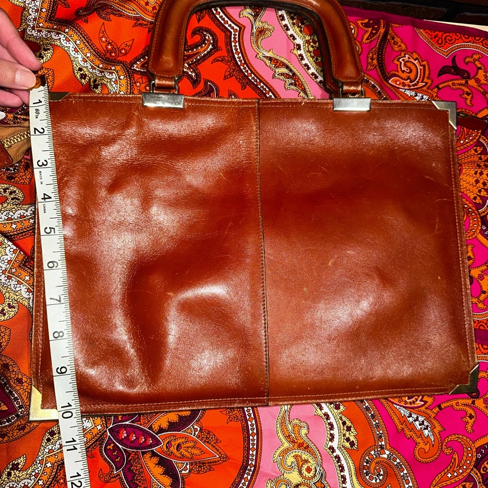 Classic Brown Leather Women's portfolio style bag - Picture 6 of 8